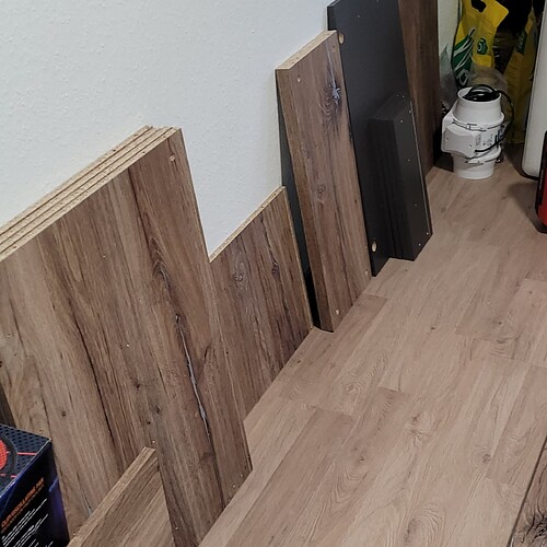 Das eine nicht fertig und schon folgt das nächste 3.2.24 , die Perle schnattert ;
