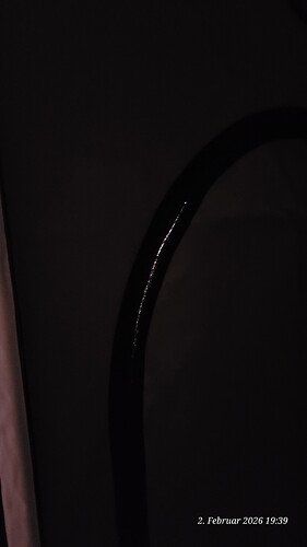 Window left in the arch zipper